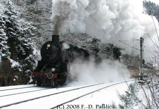 Mit Volldampf geht's bergan von Triberg nach St. Georgen