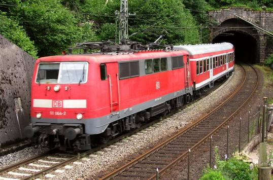 Silberlinge in rot mit 111 064 - Nostalgie?