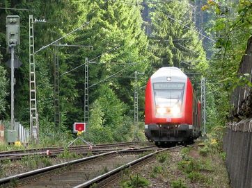 Fahrt auf dem Gegengleis (Schwarzwaldbahn &Uuml;St Seelenwald)