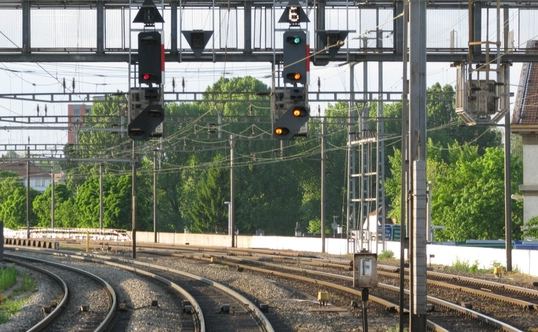 Verbindungsbahn Basel SBB Basel Bad Bf, alte Rheinbr&uuml;cke. Foto Frank-D. Passlick
